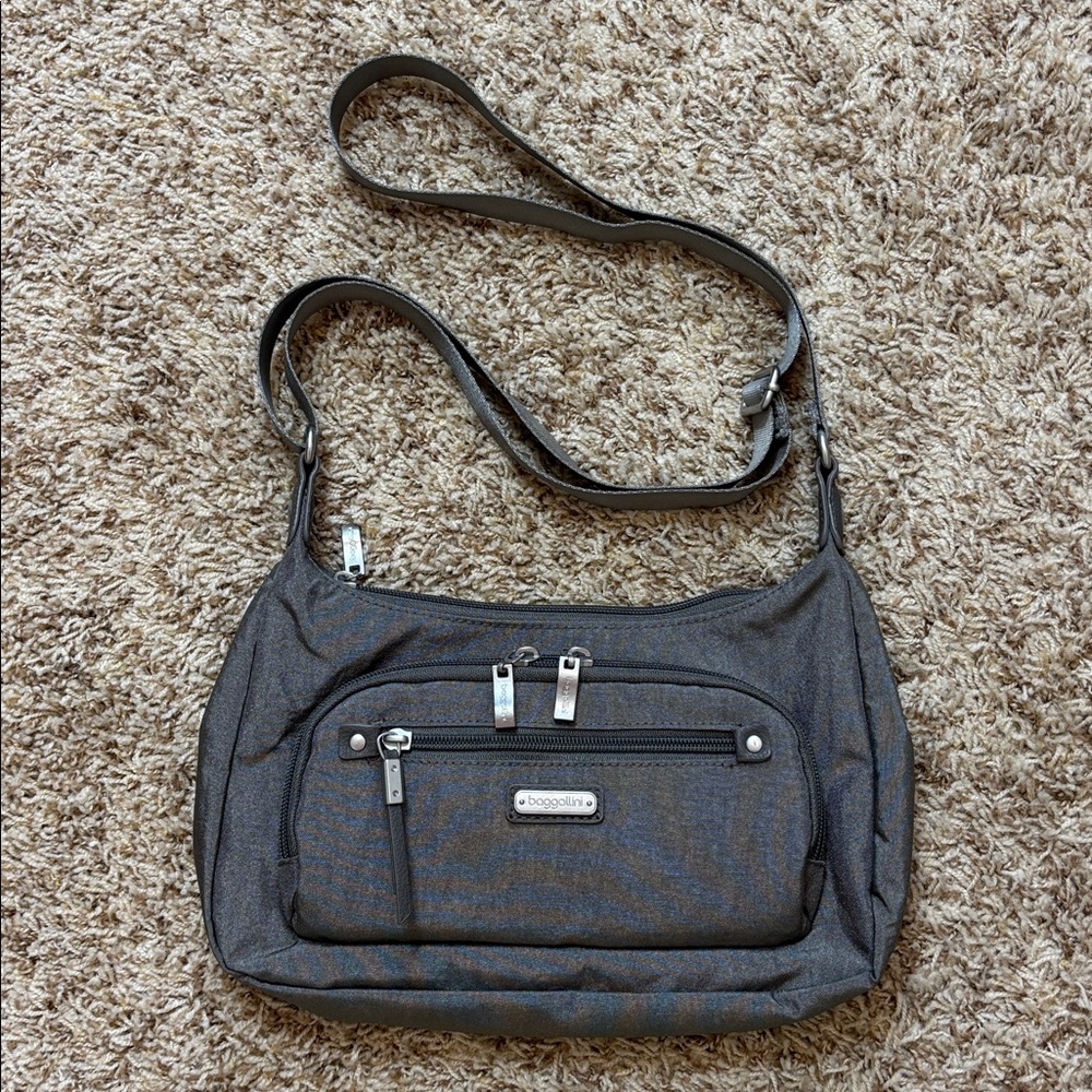 NWOT Baggallini RFID Everyday Traveler Bagg Gray Crossbody Purse